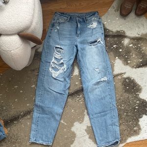 Size 2 American Eagle Distressed Mom Jean